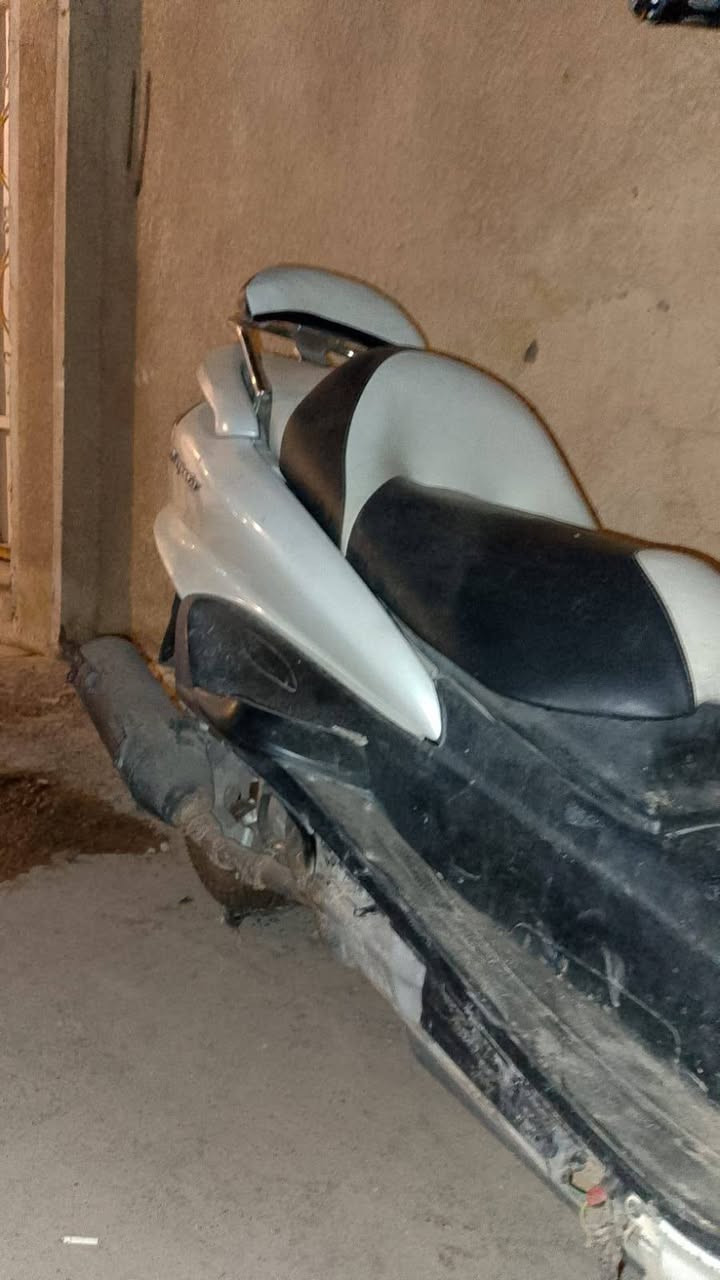 السلام عليكم ماجسته البيع الدراجة نضيفه مكينه حلوه كلش كفرات حلوه نضيفه ناقصه دكمه سلف لايت زلون تايرات جديده السعر 450الف وبيه مجال استفسار ***********
