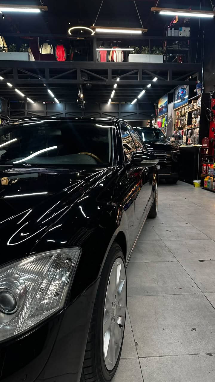 مارسيدس S500 موديل 2007 فول 

رقم بابل  
سيارة اصل من دون اي تحديث 
مواصفات
 بانوراما  جكات بردات 5 كهرباء
 تحكمات من 3 جهات 

مواصفات باب طويل
 لون اسود شذري

كاميرا خلفية
حساسات امامي خلفي 
كشنات تدفئة جلد وتدليك
داخل 3 الوان متغير 
4 كشنات كهرباء 
تجاوي 5 كهرباء
بردات 5 كهرباء تحكمات من 3 جهات 
بانوراما 
جكات
بريك ذاتي 
لايد زنون عالي ناصي داينمك ويه الستيرن 
سيدي جنجر
ديفيدي 
بيبان وجنطه شفط 
جكمجه تبريد
زراك لايتات
حزام الامان ياخذ قياس ووزن الجسم 
تلفون 
سماعات هارمن
ستيرن كهرباء 
ثلاث انظمة قيادة E / S / M
صدر امامي خلفي جديد جكات جدد 
تخم تاير ويل كب جديد 18 amg
 ماشيه 330 الف كيلو 
مكان السيارة /بابل / نجف   
 
رقم صاحب سيارة

 ***********
***********
