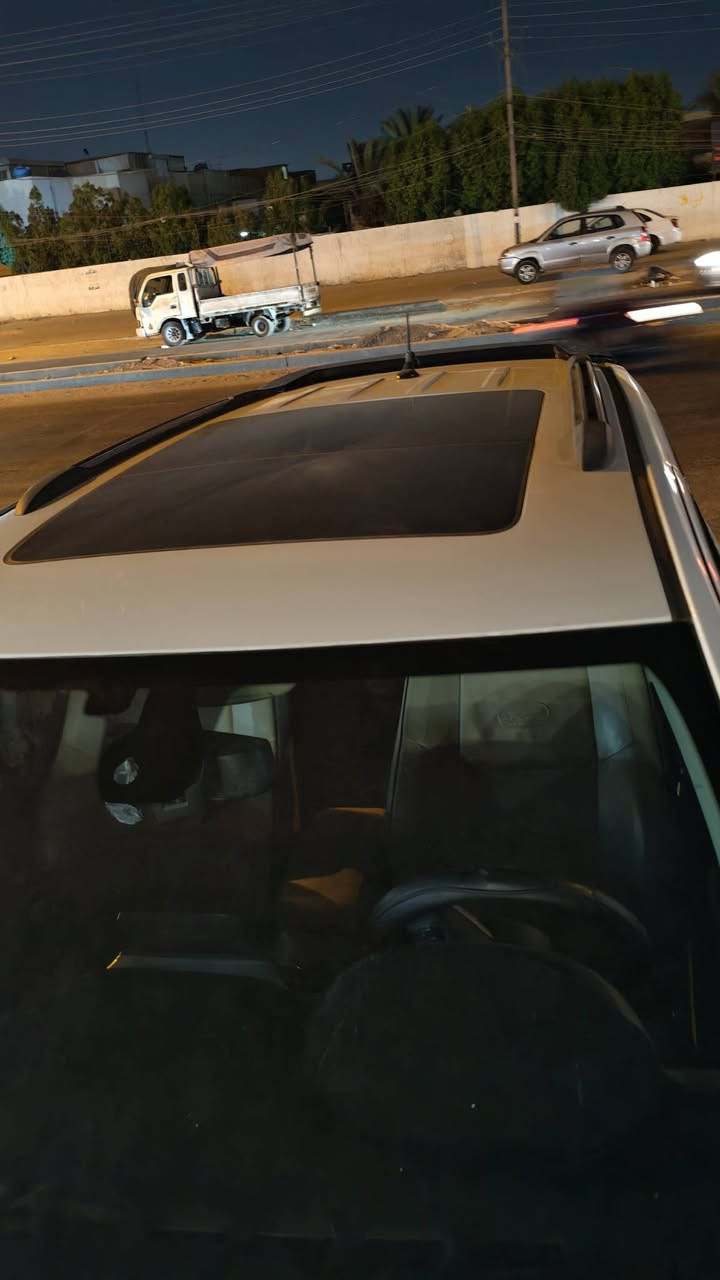 السلام عليكم  للبيع جيب لاريدو أوفر لاند هيمي 8 V  فور ويل  كشنات كهرباء  سقف بانوراما كشر بلادي  بدون حادث محرك وكير بحالة جيدة جدا لاصرف ولا حماوة   السيارة بسمي التحويل ثاني يوم  رقم بغداد  سعر البيع على الخاص ***********  بغداد الكرخ شارع قطر الندى
