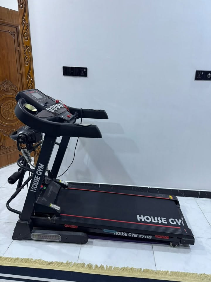 جهاز جري كهربائي منزلي House Gym، مناسب للرياضة والمشي والجري داخل البيت

جهاز جري بنصف السعر الاصلي🏃🏻‍♀️
الجهاز يحتاج إلى تصليح بسيط، لذلك تم عرضه بنصف سعره.

📩 للاستفسار ومعرفة التفاصيل، مراسلة الرقم👇🏻
***********
