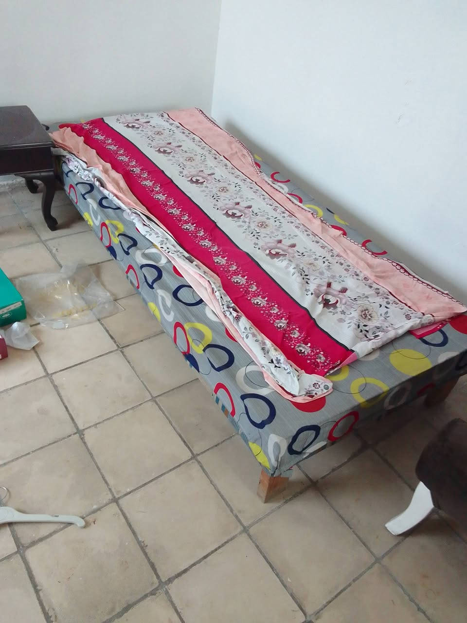 للبيع باسعار مناسبة واشياء اخرى سنك ومبردة 
***********
