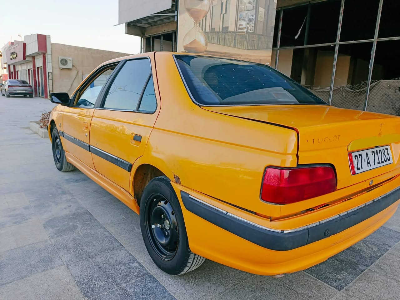 السلام عليكم 
بيجو بارص موديل 2018 بسمي رقم نگليزي جاهز مكينه وكير تبريد حداديه لايت 25 كهربائيات كله شغاله شاشه كامره حساسات سعره 38مكاني ذي قار مركز مدينة 
***********
