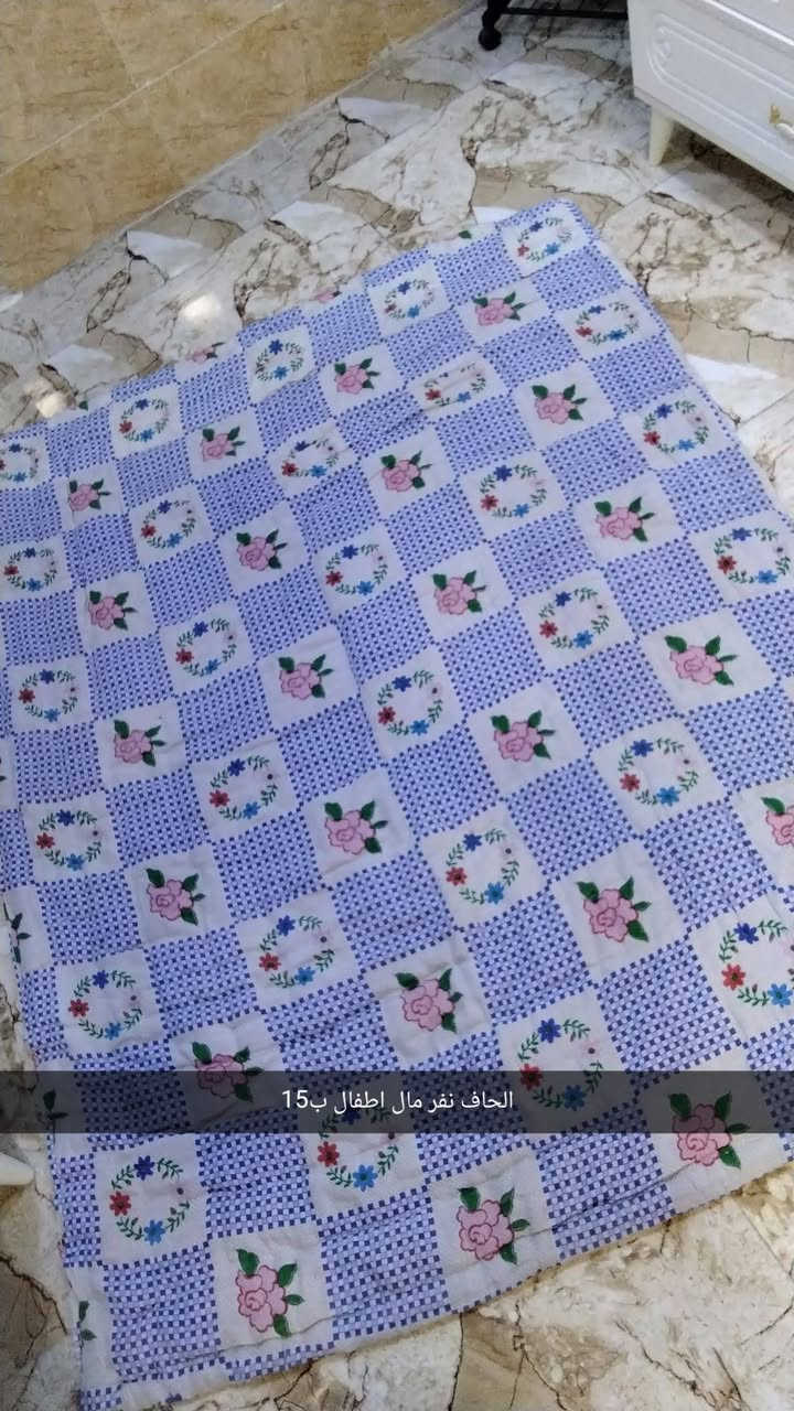 منام للبيع كلو نضيف وجديد ونهائي ما مستعمل ونضيف كلو رقم الموبايل ***********
6 مخاد وثلث دواشك طخم  ب15 الف
الحاف نفر مال اطفال ب15
الحاف نفر مال اطفال بولستر وياه وجه مخده ب15
الحافين نفرين بولستر لونين سعر الواحد 20 الف 
جودليه جديده سعر 10
مده وبيها وحده الخ ثنينهن ب15 الف 
مداسه ثلث قطع ثلاثتهن ب6
برده ب15 الف

نص مكتوب في الصور:
- 6 مخاد وثلث دواشك طخم السعر 15 الف
- الحاف نفر مال اطفال وياه وجه مخه السعر 15 الف
- الحافين نفرين بولستر لونين وما مستعملات نهائياً شرط سعر الواحد 20 الف وبيه مجال
- جودليه جديده السعر 10
- دناسه ثلث قطع ثلاثتهن ب 6