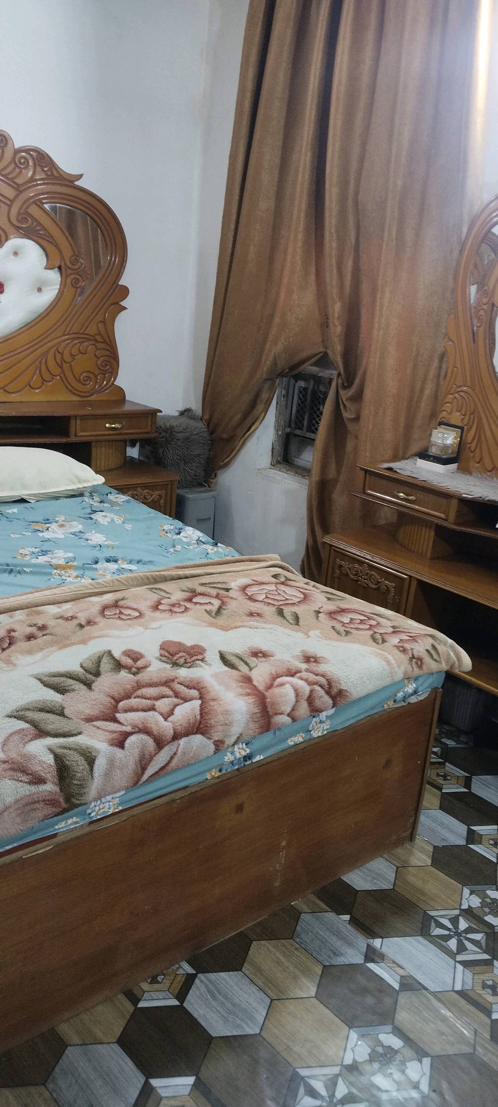 بيت تجاوز للبيع مجىمع الصدرين الزعفرانية ***********