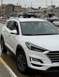 هونداي توسان2019 سيارة جديدة بمعنى الكلمة  ماشية106 فقط  فقط مكان صغير...