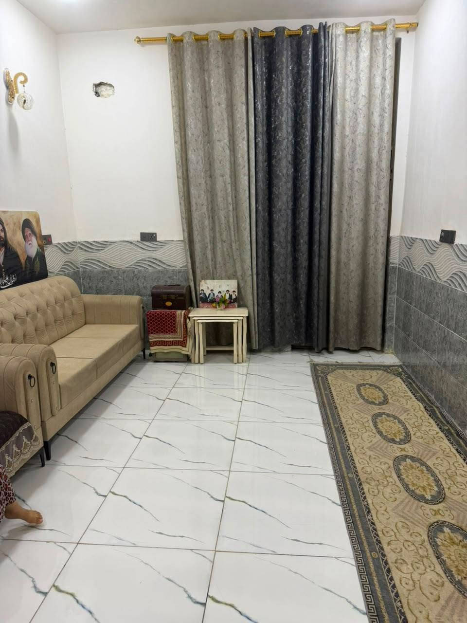 ياالله مكتب الجبوري للعقار *********** بلخدمه 

داااار للبيع طابو زراعي 110متر طابقين صب كونكريت 

طابقين يباع هو اواثاثه السعر 70مع المجال شارع 10متر المكان شارع الزوار منطقه كلش حلوه قريب علكيات السوك مدارس وات ساب بلخدمه ***********
