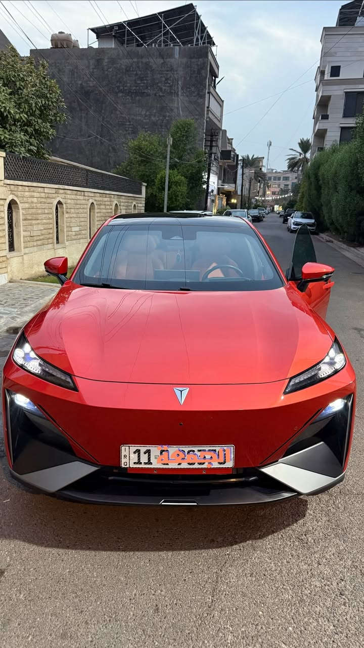 🚗 ديبال S07 موديل 2026 مكفوله من كلشي ماشيه 23  الاف
🔹 المواصفات
نوع السيارة: SUV كهربائية / هايبرد مدى ممتد
القوة: 215 – 272 حصان
العزم: 320 نيوتن متر
نظام الدفع: خلفي (RWD)
ناقل الحركة: أوتوماتيك (سرعة واحدة)
عدد الركاب: 5
🔹 التجهيزات
شاشة 15.6 إنج دوارة
نظام صوتي Sony (14 سماعة)
Apple CarPlay و Android Auto لاسلكي
شاحن لاسلكي
سقف بانوراما
عرض معلومات على الزجاج (HUD)
إضاءة داخلية محيطية
مقاعد كهربائية (تدفئة + تبريد + مساج)
تكييف أوتوماتيك مزدوج + فلتر هواء
باب خلفي كهربائي
مرايا كهربائية + طي تلقائي
زجاج عازل للصوت
🔹 الأمان
مثبت سرعة ذكي
فرملة طوارئ
نظام الحفاظ على المسار
مراقبة النقطة العمياء
كاميرات 360 درجة
حساسات أمامية وخلفية
نظام قيادة شبه ذاتي
🔹 الضمان
ضمان يصل إلى 10 سنوات
💰 السعر: 31مليون (قابل للتفاوض البسيط)
📞 للاستفسار: ***********
