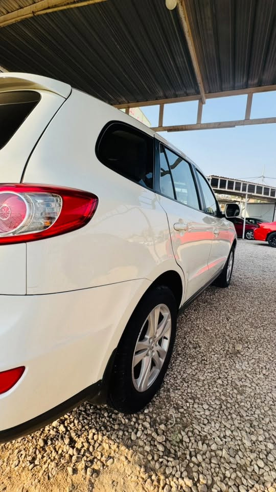 سنتافي موديل 10 خليجي 7 راكب 3 قطع تبريد مكينه وكير حداديه تبريد ثلج مكينه 2400 رقم أربيل دولي تحويل ثاني يوم
كفاله عامه ماعده ملاحضات ربع البنيد وشويه يم رقم الخلفي 
فول مواصفات ماعده البصمه سياره جديده كل نقص مابيه سعره 122 وبيه مجال بسيط مكاني كربلاء طويريج بيع او مراوس 
***********

