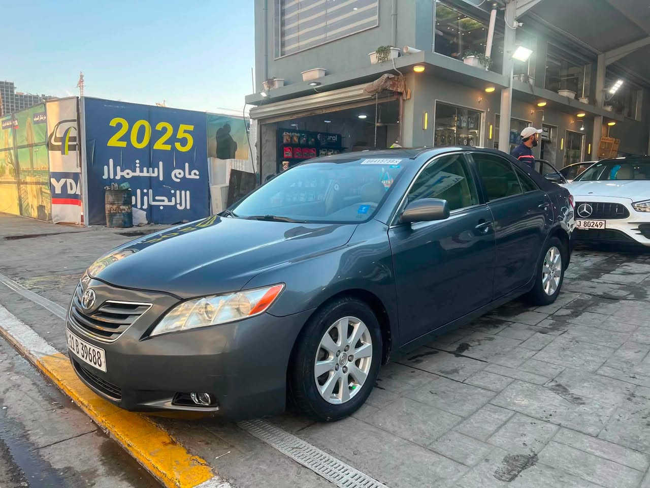 السلام عليكم
كامري 2009 Xle 
مكينه 3500
V6
فول مواصفات 
*فتحه
*كشنات كهرباء الأماميه
*تدفئه وتبريد بالكشنات
*كروز سرعه
*شاشه كار بلي
*برده 
*تبريد قطعتين
*ويل كب 16 
*برده خلفيه 

ماشيه 160الف

السياره اني معمرها ع ايدي كير مكينه تبريد جدد كفاله
حداديه كامله اماميه خلفيه داخل السياره جديد مدوشم بلادي 
السياره مصبوغه عام وعندي صورها قبل لااصبغها 
والسياره بدون قطره معجون 
حادثها امامي جاملغات اماميه فقط مبدلات
السياره جديده تخم تاير جديد منضومه البانزين جديده 
السياره استخدام شخصي وكامله مكمله 

رقم بغداد جديد

السعر 93 وبيها مجال قليل

مكاني علي الصالح مقابيل مرور الطوبجي 
***********
