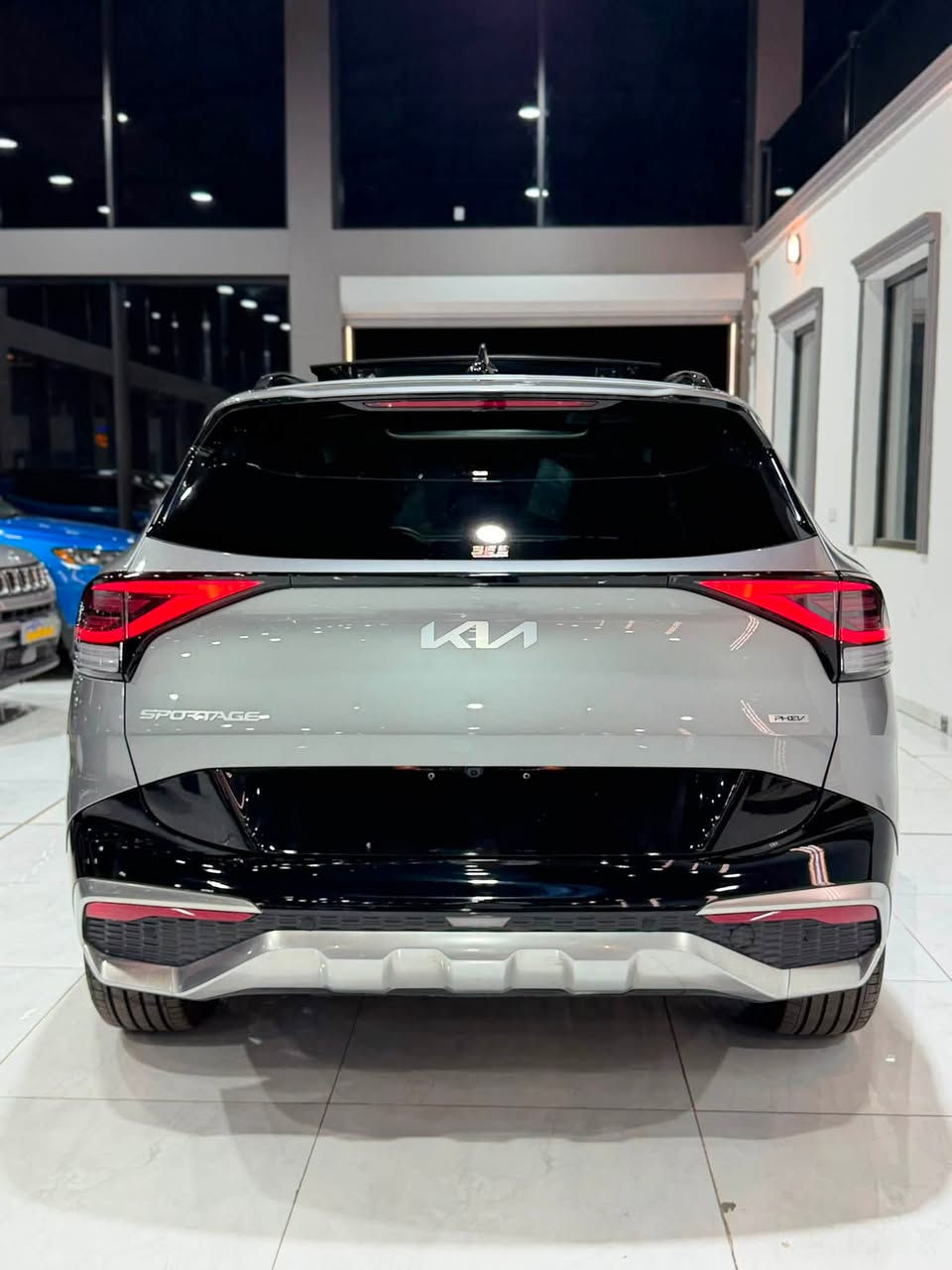 السعر بلاش حرررك جوه السوك198$ 
🚘 كيا سبورتج SX Plug-in Hybrid (PHEV) 2025 🔥
تسارع رهيب واقتصاديه بشكل ملفت 🔋
إذا تريد القوة مع التوفير، فهاي السيارة تجمع الاثنين بأعلى مستوى. 💯

✅ محرك هايبرد بلَكِن (Plug-in Hybrid) قابل للشحن
✅ قيادة كهربائية لمسافات يومية بدون صرف بنزين
✅ محرك قوي مع أداء ممتاز عند الحاجة
✅ فئة SX كاملة المواصفات
✅ شاشة كبيرة مع Apple CarPlay وAndroid Auto
✅ كاميرات 360° وحساسات أمامية وخلفية
✅ فتحة بانوراما
✅ مقاعد جلد كهربائية مع تبريد وتدفئة
✅ تشغيل بصمة وريموت ستارت
✅ شاحن لاسلكي
✅ رادار، مثبت سرعة ذكي، ونظام المحافظة على المسار
✅ صندوق كهربائي
✅ تصميم رياضي ويل مميزة
✅اوتو بارك 

سيارة فخمة، اقتصادية، وتكنولوجيا متطورة… خيار مثالي لكل شخص يريد سيارة حديثة بمواصفات كاملة.
الصبغ جاملغ وربع بونيد بدون داخل 
بدون رقم تترقم جميع محافظات كردستان 

📍 متوفرة في أربيل
📞 للاستفسار والحجز، راسلنا على الخاص أو اتصل بنا.
***********
