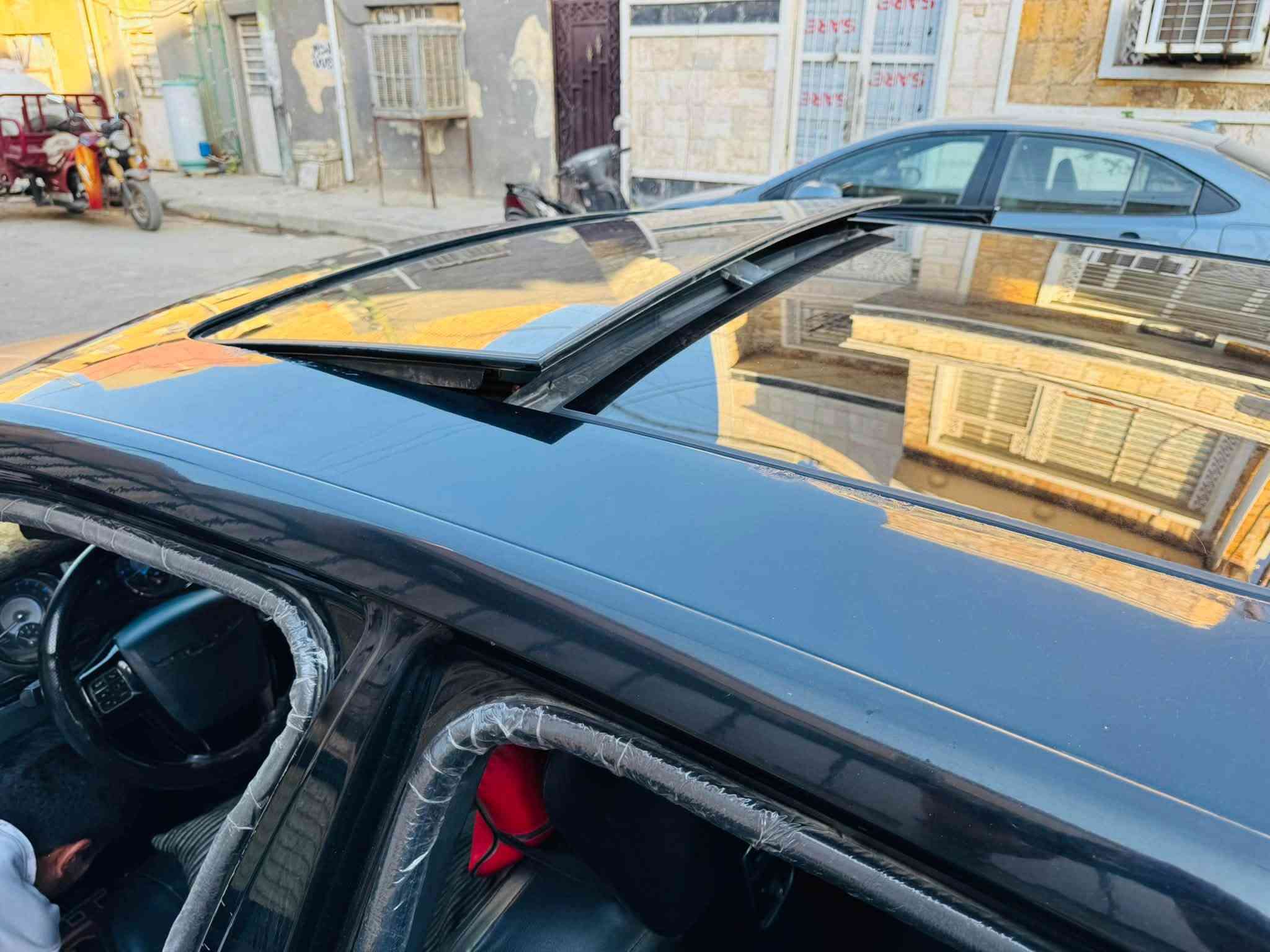 اوباما ٢٠١٢ فور ويل /الفور ويل ملغي
كندية فول مواصفات 
مصبوغة حزام تبديل قطعتين 
وبيها طخات 
رقم بصرا انكليزي ب اسمي 
بيها نقوصات السيارة 
حدادية نص عمر 
ب١٢٥ وبيها مجال بسيط

***********
