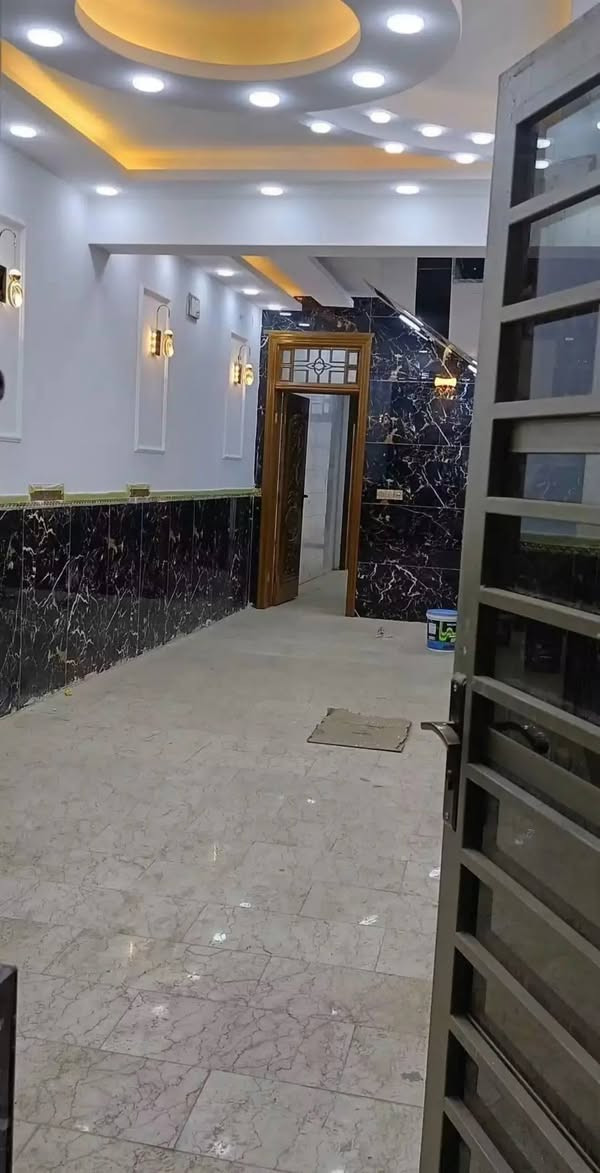 السلام عليكم بيت 100 متر للبيع حي الجامعه مكانه السعر خاص واللي يريد هذا رقم تليفون اتصال هذا الرقم وانا بالخدمه ***********
