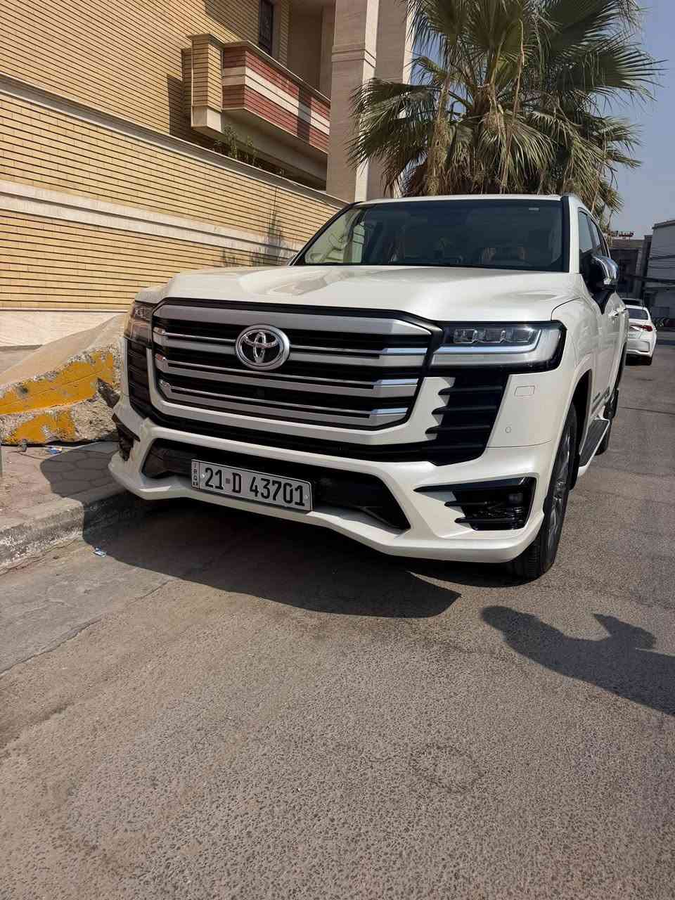 السلام عليكم
للبيع | تويوتا لاندكروزر VX Limited 2024 SAS
 لاندكروزر VX Limited – موديل 2024 – SAS

اهم المواصفات:
• 4 كاميرات
• حساسات امامية وخلفية
• كراسي امامية وخلفية تبريد وتدفئة
• كراسي كهربائية مخمل
• دفع رباعي 4×4
• محرك V6 سعة 4.0 لتر
• قير اوتوماتيك 6 سرعات
• مواصفات VX Limited

✅ السيارة نظيفة جدا وحالتها ممتازة
✅ مكفولة من الحادث والطخة
✅ جاهزة للفحص بأي مكان

💰 السعر: 7 شدات و8 اوراق — بيها مجال
📍 كربلاء
📞 ***********
الفحص مفتوح بأي مكان.

