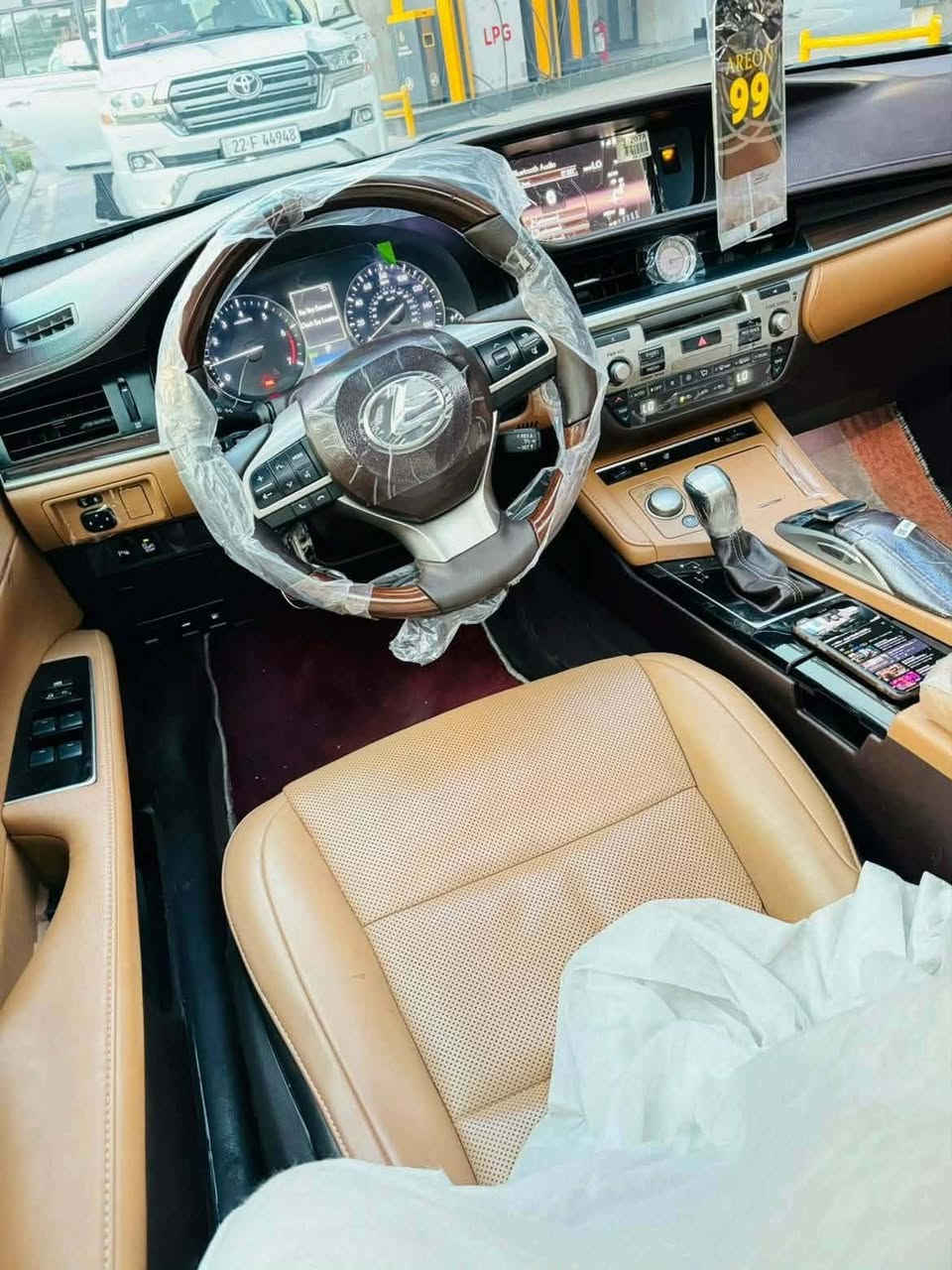 السلام عليكم
لكزس es350 سنته سلندر م 16 ماشيه 95ميل 
السعر 170 وكل التفاصيل بالمنشور السونار مرفق 
للتواصل 
***********
