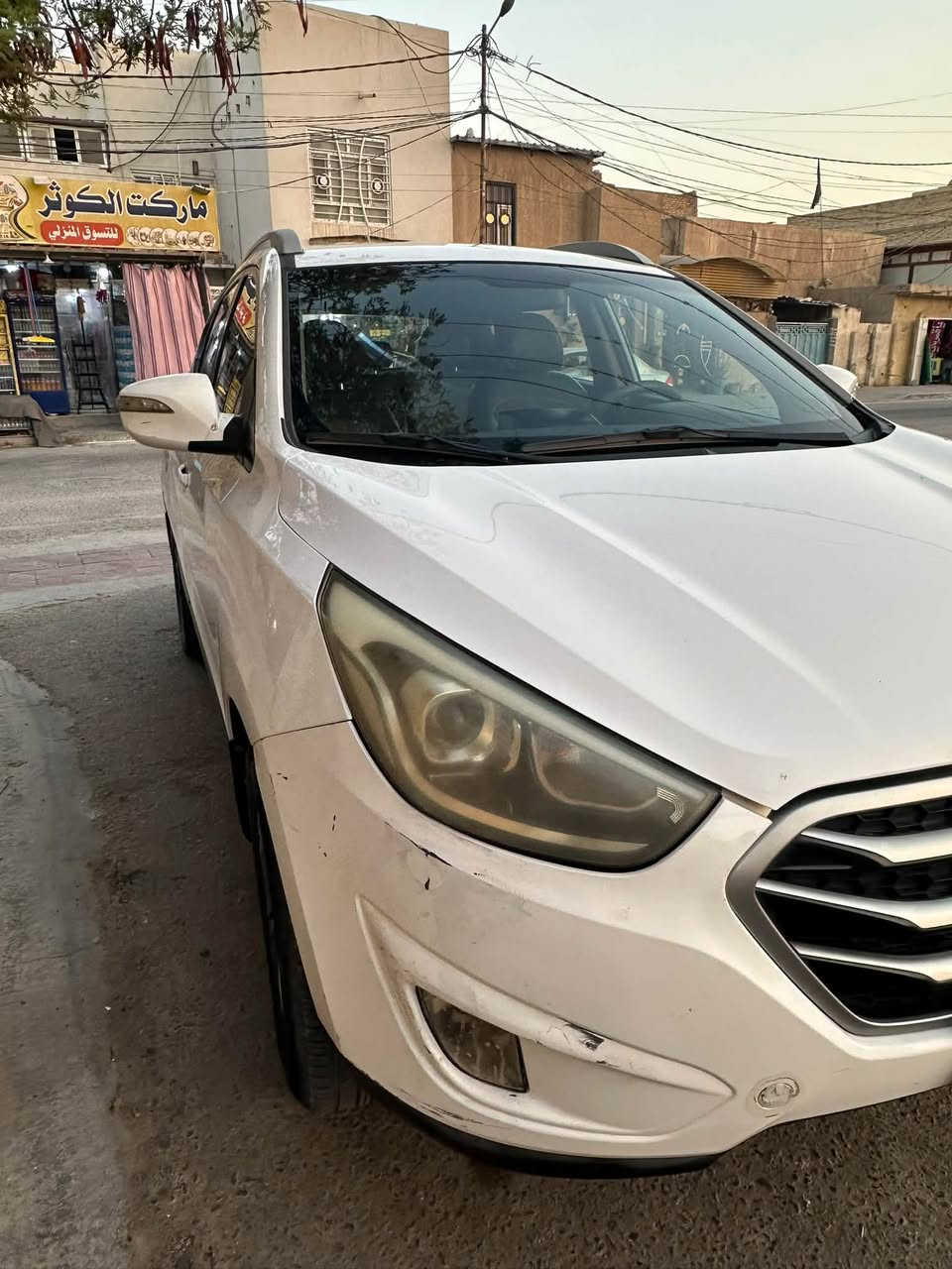 توسان 2015 خليجي
السياره مكفوله من الصبغ 

ماشيه 107

مكان السياره كربلاء 

بيه طخه بسيطه بل الجاملخ والباب الخلفي  ما مصلحات عل وضعهن 

السعر 146 للاستفسار ***********

