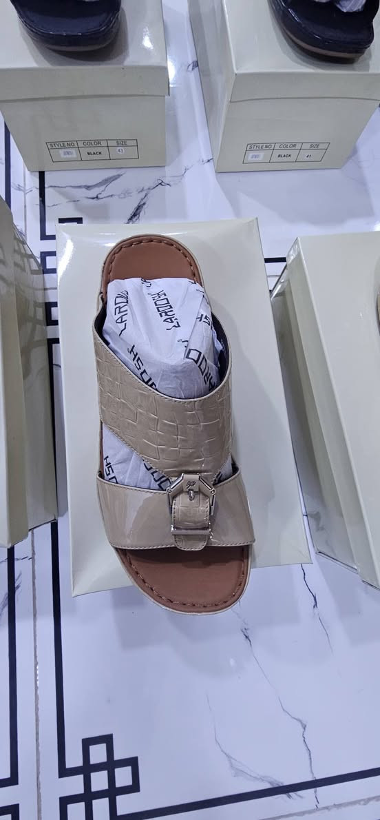 وانتم بكارمه شحاطات طبيه اصليه مخيطه من الداخل و الخارج 
سعر الواحد 35 قفل قفل 
مسوي بيهن عرض سعر الواحد السابق
45 الف وسعر الحالي 35 قفل قفل 
العنوان بصره ابو الخصيب  شارع حمدان 
*********** يتوفر واتساب
