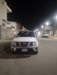 نيسان نيفارا • ٢٠٠٨ • الرمادي