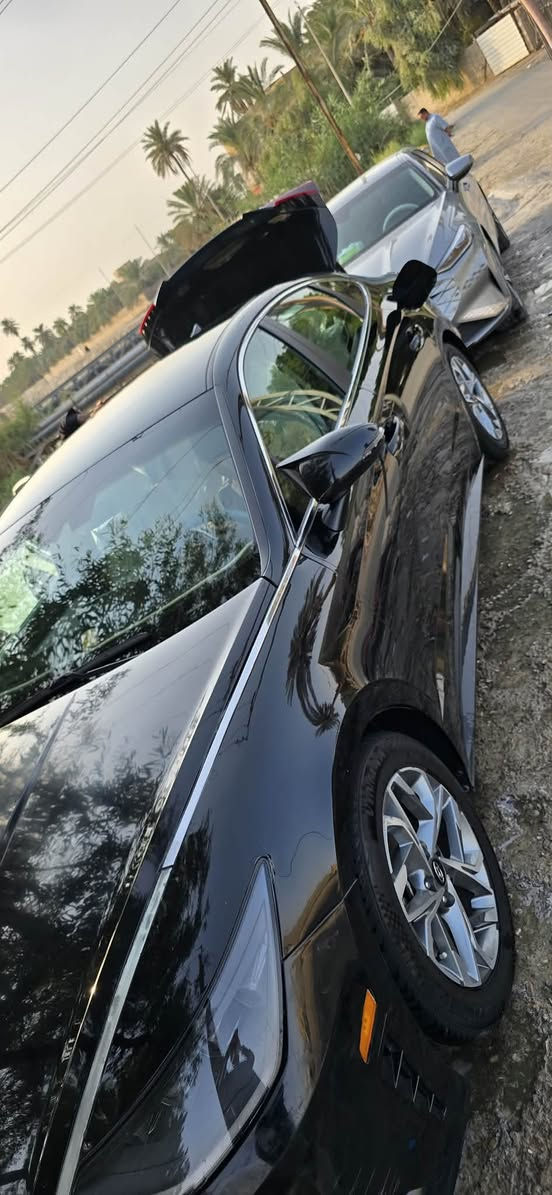 السلام عليكم سوناتا 2023 مرقم مثنى معوقين وكاله عامه باقي سنتين تصير حره حادث تبديل بنيد فقط بدون عابر 
ماشيه 38 الف فقط سياره جديده مكاني رميثه السعر 153 وبيهه مجال.     ***********
