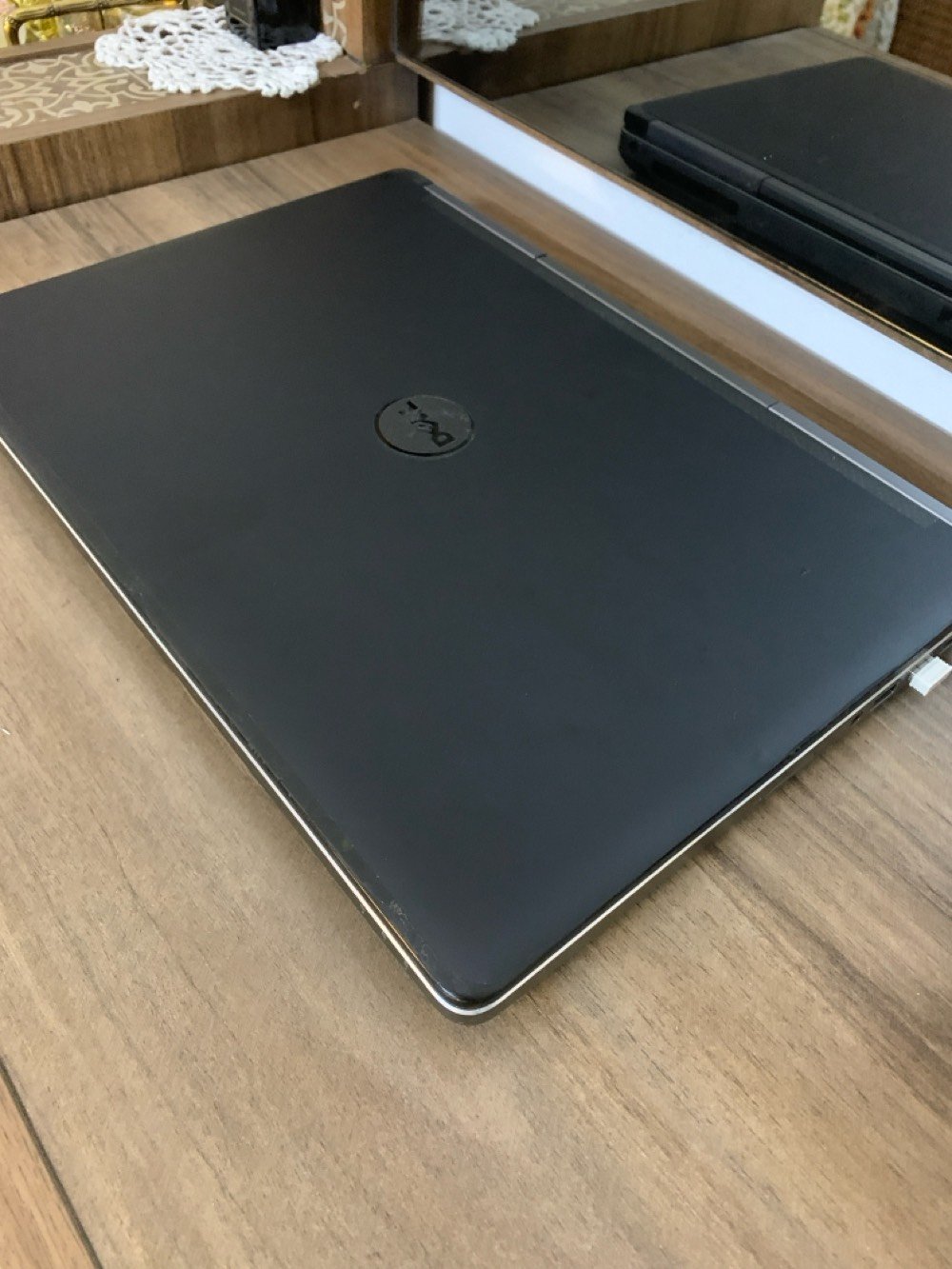 للمراوس فقط

🔥Dell pricishon 7510 نسخة الشاشه اللمس 🔥
.
💯الجهاز بمعالج HQ وكارت خارجي يفيد رجال الاعمال والمهندسين واصحاب المونتاج والالعاب 💯
.
معالج i7 من الجيل السادس HQ بتردد 2.70
برام 16 قابل للتطوير الى 64
وهارد 512 ssd قابل للتطوير سريع وممتاز
وكارت شاشه داخلي بسعة 8
والخارجي M2000M بسعة 4 كيكا
مع الشير يصبح 12
كيبورد ضوئي
شاشه لمس 10 اصابع
بطاريه جيده جداً مثل الورد
نضافه97%
حجم15.6
مع ماوس هديه والمحوله كذلك 
.
السعر375 بي مجال بسيط للشراي 
سكني بغداد الدوره
💐***********💐
.
ملاحضه التج ماوس شغال لكن الكلك الايسر يعلك سعره15 الف
.
رجاء اللي ميعرف قيمة الجهاز لتبخس بالسعر وربي يحفضكم 
.
تم تجربة الاوتوكاد
Gtav
فورتنايت
نضام كالي لينكس
فالورانت
فيفا 
بلاك اوبس
شغالات بأداء جيد جداً بفضل مواصفات الجهاز