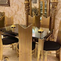 ميز طعام • ٦ كراسي • نضيف