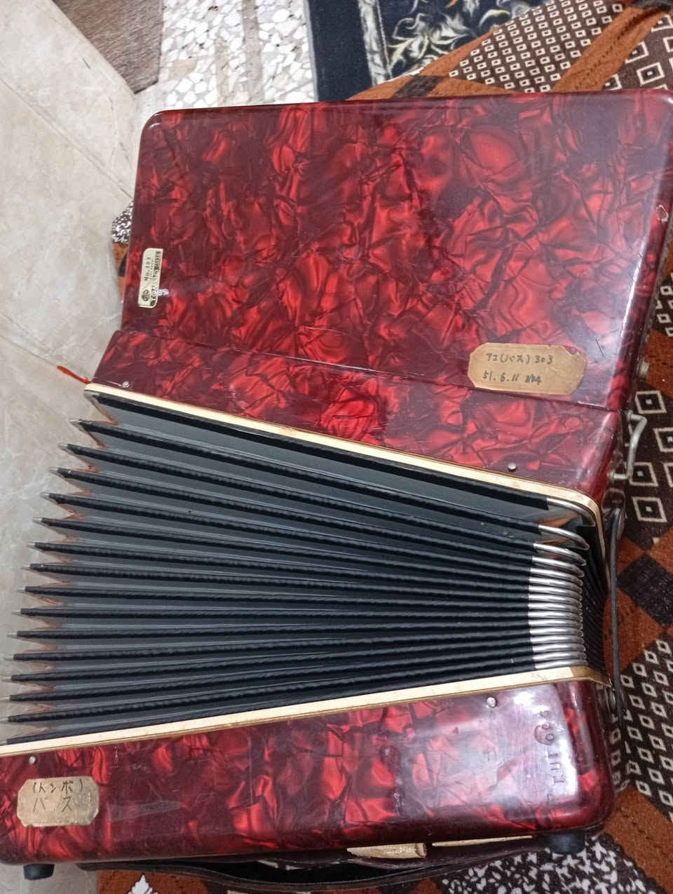 🎹 أكورديون ياباني TOPAN 🇯🇵 للبيع
أكورديون قديم ياباني الصنع، صناعة يابانية، شكله نظيف ومميز ومناسب للعزف والمهتمين بالآلات القديمة.
💰 السعر: 400,000 دينار عراقي قابل للتفاوض بشكل بسيط للجاد فقط.
📍المكان: [النجف الاشرف ] 📩 التواصل خاص ***********
