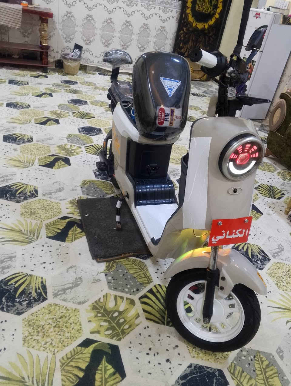 سلام عليكم دراجه شحن ار9البيع الدراجه مزواده 6باتري والدرجه  جديده وحلوه وكلشي شقال بيه السعر 500وبيه مجال ***********مكاني بصره
