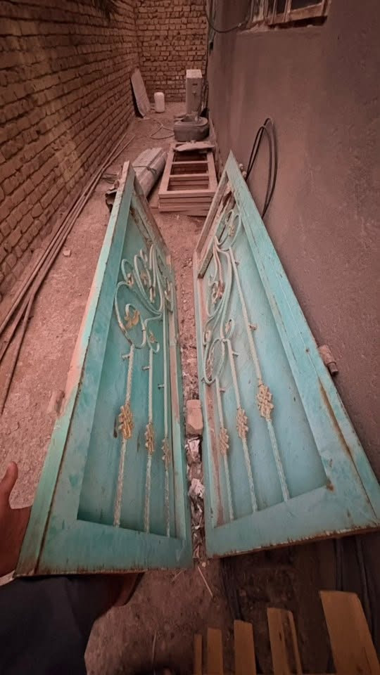 باب للبيع دفتري 3طلاگات
وحديد الي بصوره وياه طول مترين 
مثل مل موضح بل صوره 
هاذا رقمي ***********
