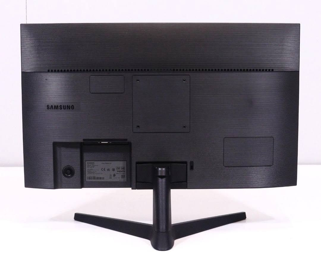 شاشة سامسونج (Samsung LF27T35).
المميزات الأساسية:
 تصميم بدون حواف (Borderless): شكل عصري وأنيق جدًا يمنحك رؤية أوسع ومظهر فخم.
 ألوان واضحة وبانورامية (IPS Panel): تضمن لك دقة ألوان وثباتها من أي زاوية تنظر منها للشاشة.
 راحة تامة للعين (Eye Saver Mode): تقنية تقلل من الضوء الأزرق لتحميك من الإجهاد.
 حركة سلسة: تدعم معدل تحديث 75Hz مع تقنية AMD FreeSync.
 المواصفات الفنية السريعة:
الحجم: 27 بوصة (Inch)
الدقة: Full HD (1920×1080)
المنافذ: HDMI و D-Sub (VGA) لتتوافق مع أي حاسوب أو لابتوب.
السعر 130 الف وبيها مجال بسيط 
مع كيبورد هديه 
 للتواصل *********** 
المكان بغداد قرب البياع ومتوفر توصيل داخل بغداد
