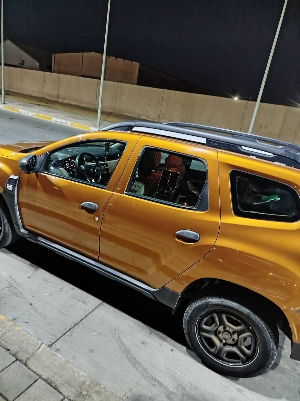 السلام عليكم رينو داستر 2019 السياره كفاله عامه بأسم الحجي من الشركه للحجي رقم كربلاء انكليزي هزه جديده السياره كلشي على وضع البلاد السياره ب95وبيها مجال بسيط مكان السياره كربلاء حي الميلاد للاستفسار ‏‪***********‬‏واتساب
