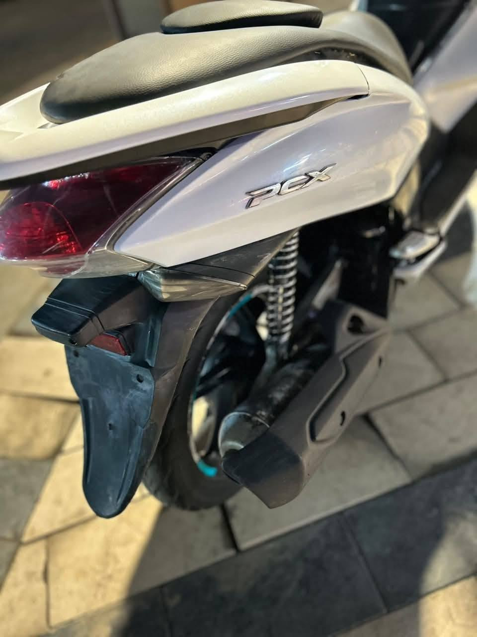 PCX • الجيل الاول • ياباني اصلي