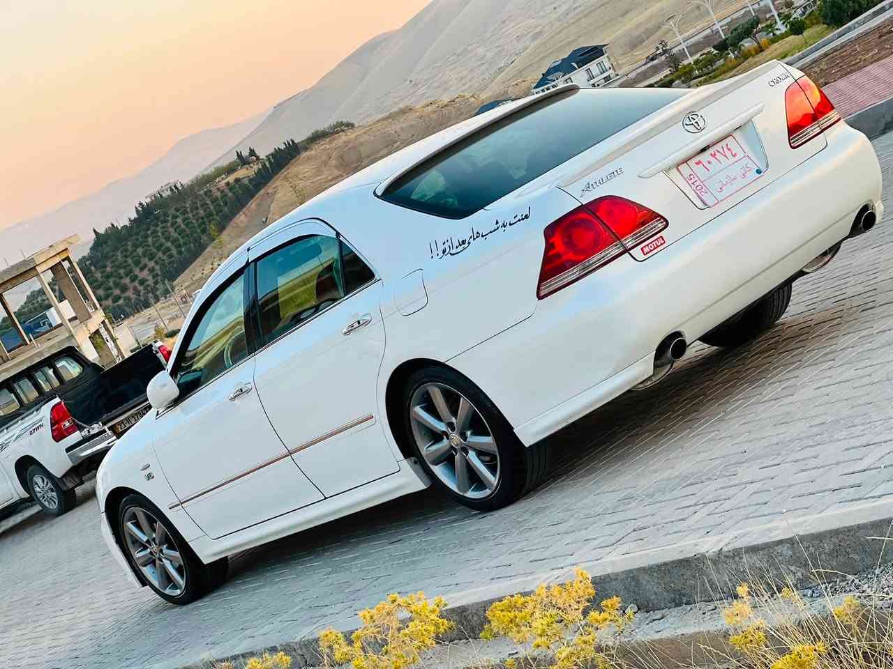 شاهينه ٢٠٠٥ موس موس موس
هةتا بلي هةيكةلي جوانه 
٣ دوگمةية
سلايتو جلد نيه
گيرو مةكينه بة شةرتي ١٠٠ فيتةر 
سةيارةي مالي خومه ٢ ساله پيمه هي مةعرةز نيه 
كودو شتي بة ناوي خومانةوةية خاوةني مةجوده 
سةقفي توزي جالي وردي هةية 
١ پارچةي بوياخه هي ئيرة نيه
لة كومينتا مةنوسه زورة ئةمةو ئةوة لةوةي من هةية بة ٥٠ گةلاش 
هةيكةلي هةتا بلي جوانه و ريكو پيكه
داشبولي تةقيوي شةپولي نيه 
بة شةرتي ئةوةي  رون گورين قةترة رون نةقس نةكات 
سعريشي ٧٣ گةلاو توزيك مةجال 
سةيارةكة لة سليمانيه 
موشتةري نيت سةري خومو خوت مة ئيشينه 
شتي جوان دايمه پارةي خؤي ئةكات🪬
***********
