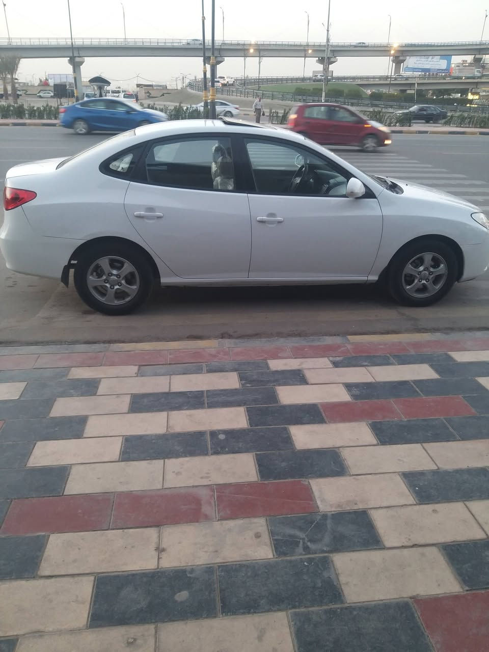 لبيع 2010 بغداد 105 وبيه مجال  ***********
