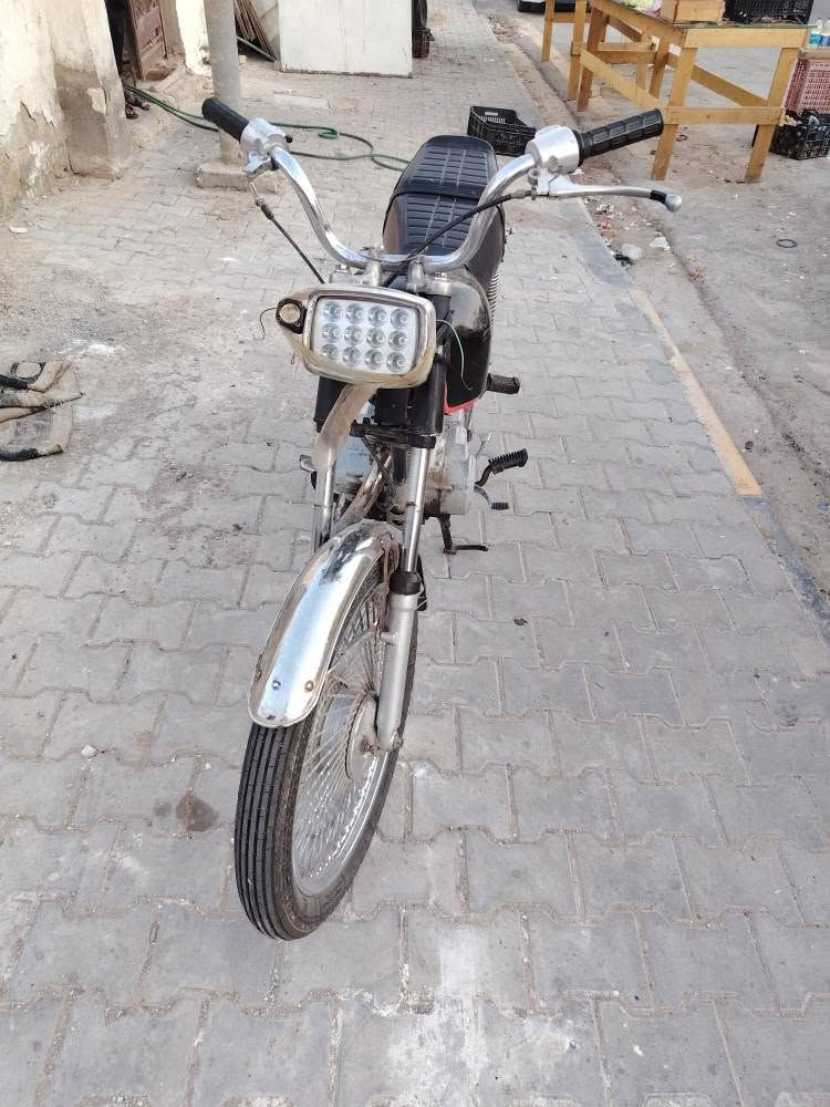 اربعه كير موديل 19 مكينه تخبل بيه ونشطه لا تبخير لا تنقص مكينه خير من الله سيبايه مالته موجوده اوراق الاصوليه ضايعه وبيه اوراق استنساخ اخو الأصلي اكفله من السرقه ومن كلشي مكاني كوت سعره 250
*********** دهل اوران, واسط
