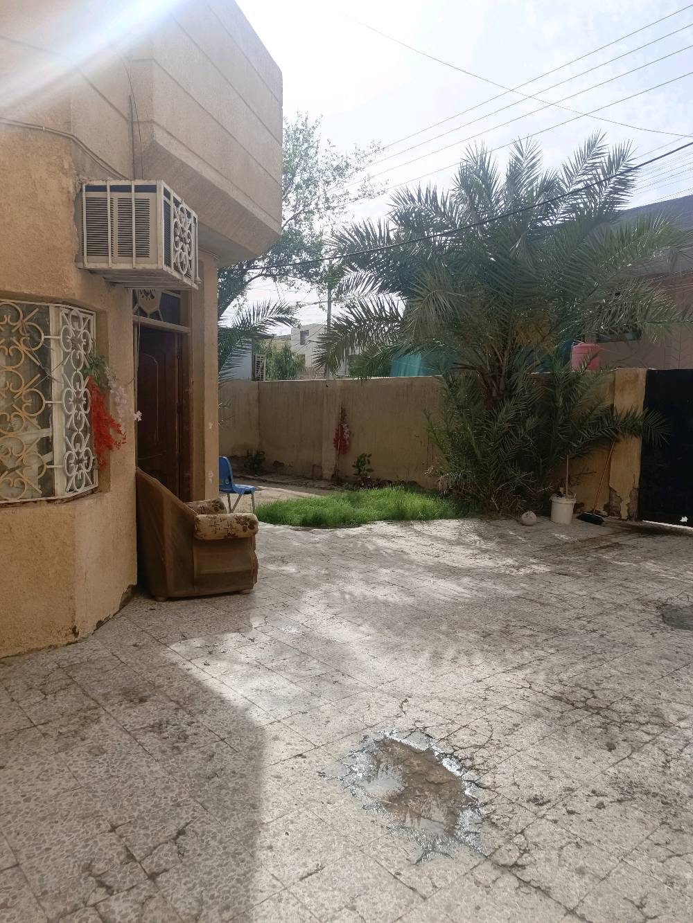 الدار للبيع 300 متر
واجهه 15متر
نزال 20 متر
استقبال
هول
غرفتين منام
حمام داخلي + حكام خارجي
حديقه 84
كراج 117.5
يكفي سيارتين
البيت طابق واحد
السعر 525
الحكيميه شارع مقبره الانكليز مقابيل مدرسه الزهراء الاهليه للاستفسار
​***********