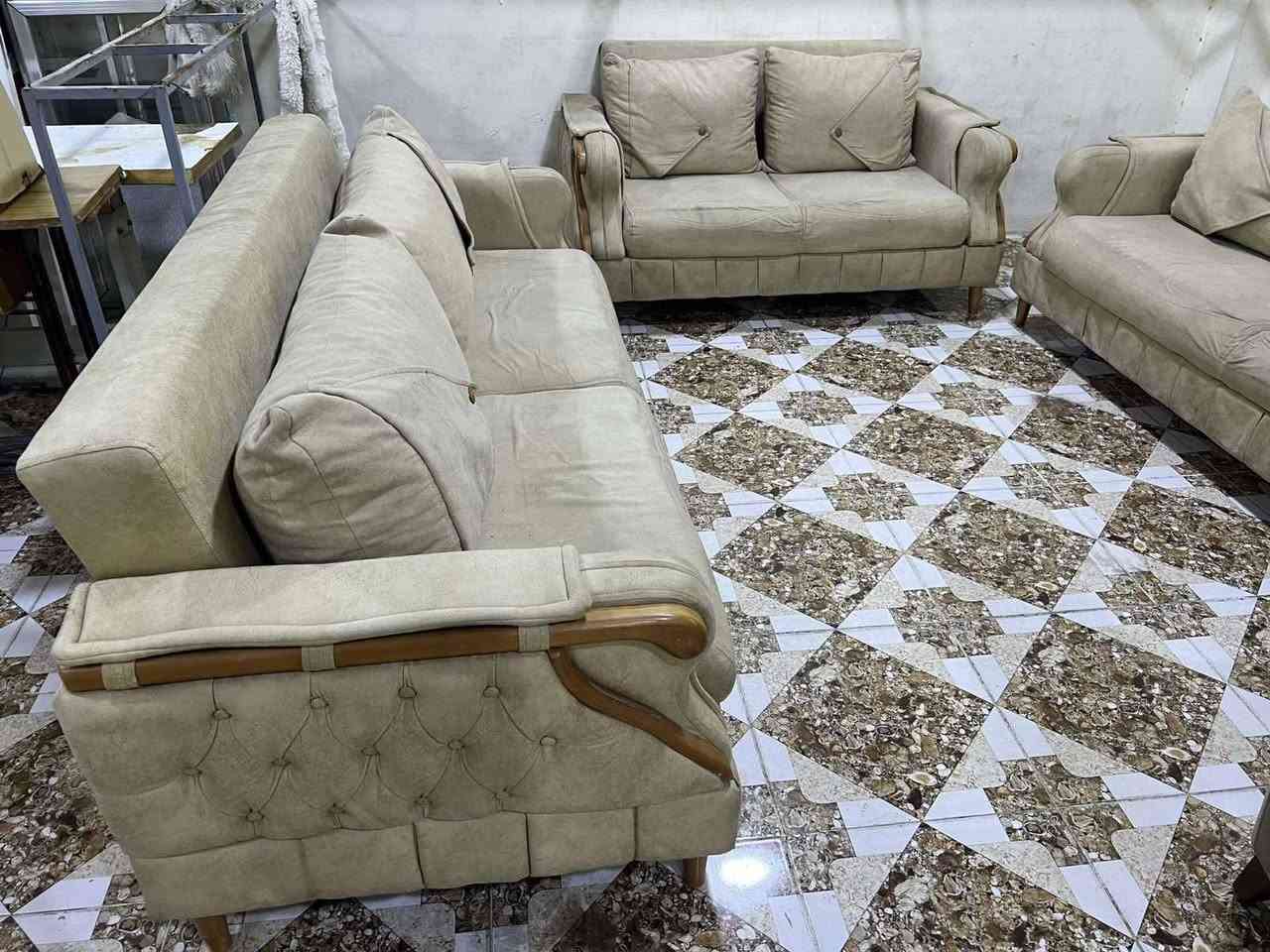 كنب • صوفا • بدون تفاصيل