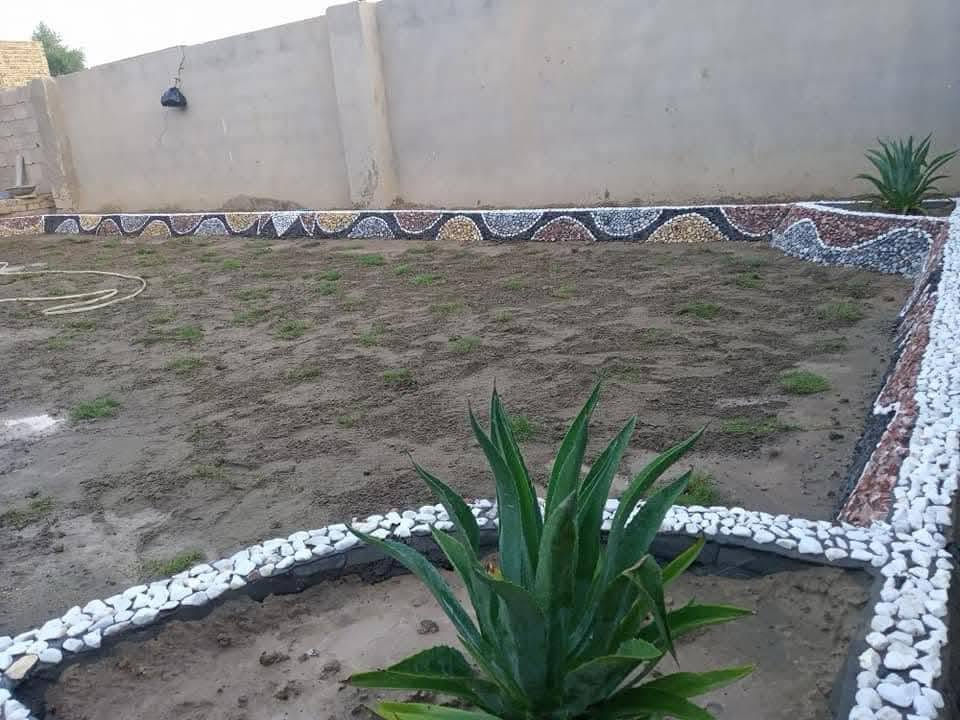سلام عليكم احبتي لعمل الديكورات الحدائق المنزليه والمتنزهات بالحجر الطبيعي وايضن يوجد عمل النافورات والشلالات  وزراعة الثيل  والورد وكل مايخص الحدائق 🌲🏡💐🪴🌷  حـســن للديكورات الحدائقُ ***********. واتساب
