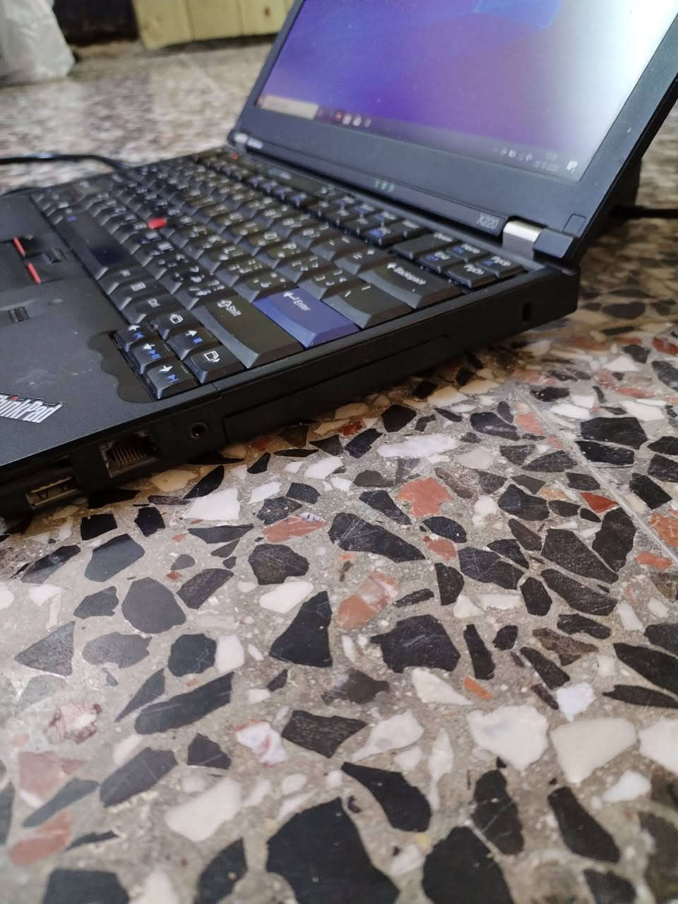 لينوفو ثينكباد • كور i5 • ٤ جيجا رام