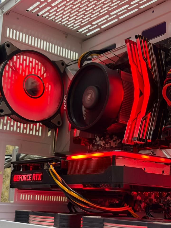 تجميعة كاملة للبيع
GPU:3060TI <ARGB> (درجة الحرارة موضحة بالصور)
CPU:R5 5600G (مع كرت شاشة مدمج)
M.B:ASROCK B450 STEEL LEGEND <ARGB>
RAM:16GB 3200MHZ <ARGB> (8x2)
PS:600W SILVER STONE
STORAGE:SSD 240GB+HDD 500GB 
CASE:AIGO WHITE X5 FAN <ARGB>
السعر:925
مكاني كربلاء توصيل موجود 
للتواصل واتساب ***********
