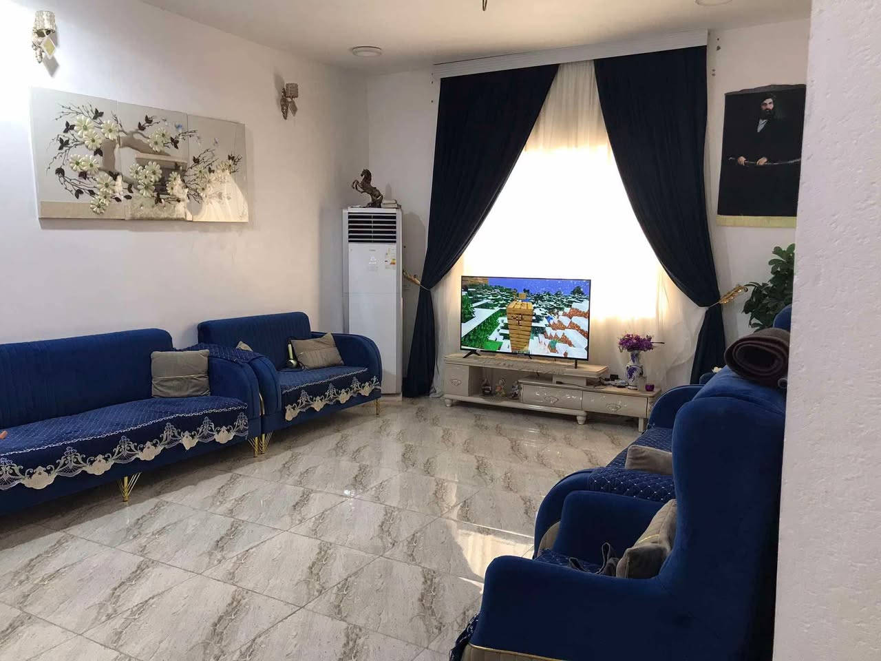 بيت طابو زراعي سند ٢٥ مساحتة ٣٢٠م خلف كوفي الزعيم يحتوي ع غرفتين نوم وصالة واستقبال ومطبخ وصحيات بناء طابوك وسكف صب واساس صب قرب البوابة 
للأستفسار ***********
*********** او مراجعة مكتب أمتار للعقار
