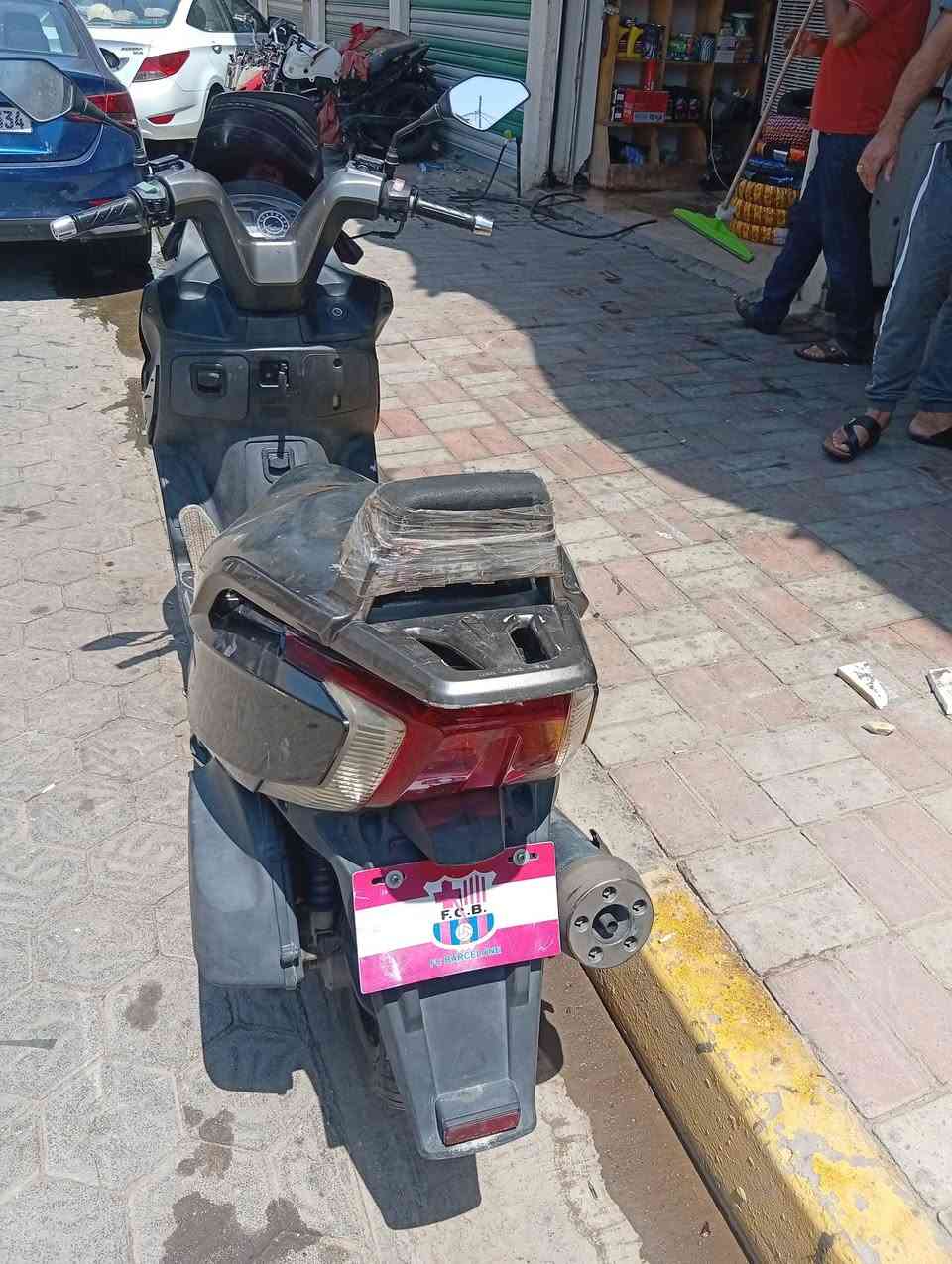 سلام عليكم دراجه البيع  كايمكو محرك 125 محرك نوزل كهربائيات شغاله مابي نقص ***********
