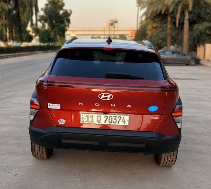 للبيع سيارة هيونداي كونا (Hyundai Kona) موديل 2025، شبه جديدة.
​✨ المواصفات:
​المسافة المقطوعة:12.500 كم تقريبا
​المحرك: 2000 سي سي (دوش) - المرغوب والأقوى.
​اللوحات: بغداد، ترقيم وهزة جديدة، جاهزة للتحويل ثاني يوم.
​ المواصفات: بصمة تشغيل وأبواب، تشغيل عن بعد، هاندبريك بصمة، شاشة متصلة، تبريد قطعتين، رادار أمامي وخلفي وجانبي، Apple CarPlay، ويل كب 17، تحكم ستيرن كامل، قيادة ذاتية، وأنظمة قيادة متعددة وباقي المواصفات
​🚗 الحادث والضرر:
حادث سطحي بسيط قطعة واحدة (البنيد) فقط، كل شيء أصلي رقم الشاصي والسونار مرفق بالصور. 
​📍 الموقع: بغداد
💰 السعر: مناسب جداً.
​📞 للتواصل والاستفسار، يرجى الاتصال على الرقم او مراسلتنا :
***********
