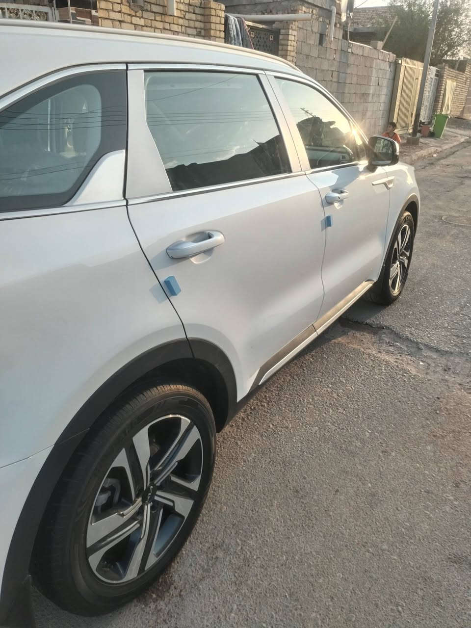 سورنتو للبيع موديل ٢٠٢٣ خليجي مكفوله ماعدا بارد بسيط كلش رقم بغداد الدولي باسمي فول مواصفات عدى البنرامه مكينه سته سبعه راكب تشغيل عن بعد تبريد ثلاث قطع كشنات كهرباء صندوك كهرباء كشنات جلد لون ابيض حساسات خلفي امامي حساس تاير سايد ابريك بصمه ترحيب عنده الاقتراب ثلاث بصمات رقم الهاتف ***********
