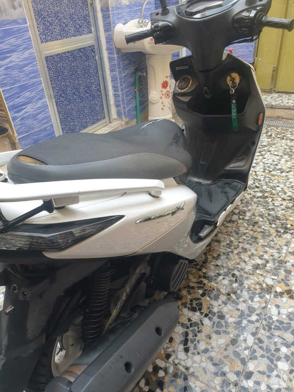 دراجة سكنس لد كوري نوزل دراجه كفاله اكو طخات بسيطه بل كفر العنوان مدينة الصدر سعر 950 وبيهه مجال حك الجميع رقم تلفون ***********
