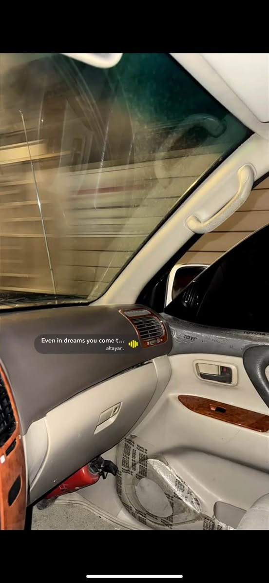 � للبيع تويوتا لاند كروز GXR موديل 2004
مكان السيارة بصرة
موديل: 2004
الفئة: GXR
محرك 6 سلندر 4.5 لتر بنزين
قير أوتوماتيك
دبل ثقيل وخفيف
دفلوك
فتحة سقف
ثلاجة
مكيف 3 قطع أمامي وخلفي وسط
مرايا كهربائية
زجاج كهربائي
هوك بلادي
داخلية نظيفة
بيها قطعتين صبغ فقط
الشاصي سليم
ماشيه 225 
عليها رنك اصلي
وعليها تايرات تايلندي تصنيعه2025

📞 للتواصل: (***********
