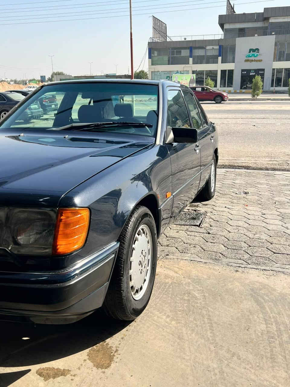 سلام عليكم مارسدس دب للبيع موديل 91
مكينة بلادي 300 عنكبوت 
سيارة حلوة جاهزة 
صبغ جمالية 
مكينة كير جدد 
كهربائيات كلهة شغالة 
 سنتر لوك 
تخم تاير 
غرفة مخمل حلوة 
خير من الله سيارة 
مكفولة من ضربة 
جاهزة 
حدادية جديد 
رقم بغداد 
مكان سيارة نجف 
تفاصيل اكثر خاص او واتصل 
*********** السعر 65 بيها مجال
