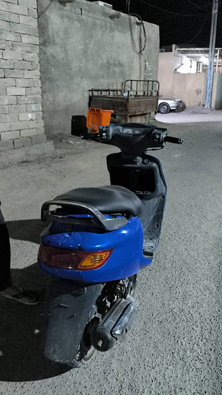 سلام وعليكم دراجه فراشه كامله مكمله ما عوزه شي بس بيه طكطكه بل كلجات الدراجه خير من الله 📍بصره قضاء المدينه العلوان ***********
