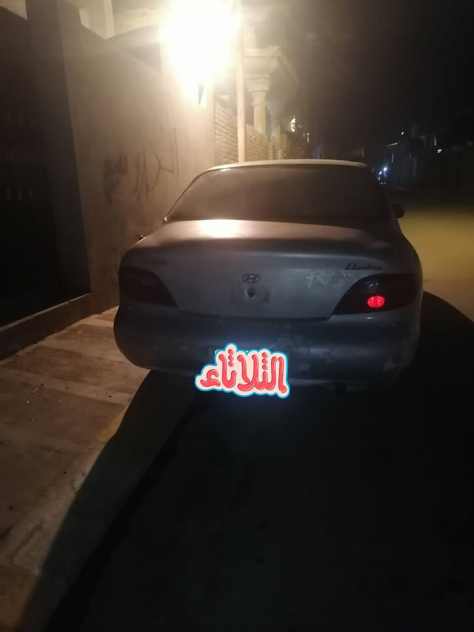 سلام عليكم انتره البيع موديل 99 السياره بلاديه شرط التحويل مباشر السياره جاهزه من كلش تخم تاير ويل كب لايت عالي وناصي جام جدبي محرك وكير مكفولات صدر جديد السياره  ناعمه بل شارع  رقم  ا لانبار داخل نظيف كشنات جديد مكان السياره الفلوجه حي الرساله بيع اومراوس السعر 29 وبيه مجال رقم الهاتف ***********وتساب بي

نص مكتوب في الصور:
- الثلاثاء