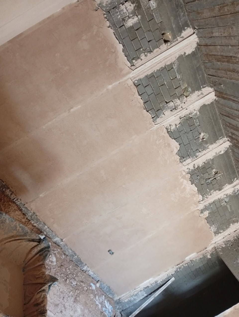 متفرغ • الكرخ • جص سيراميك اسمنت