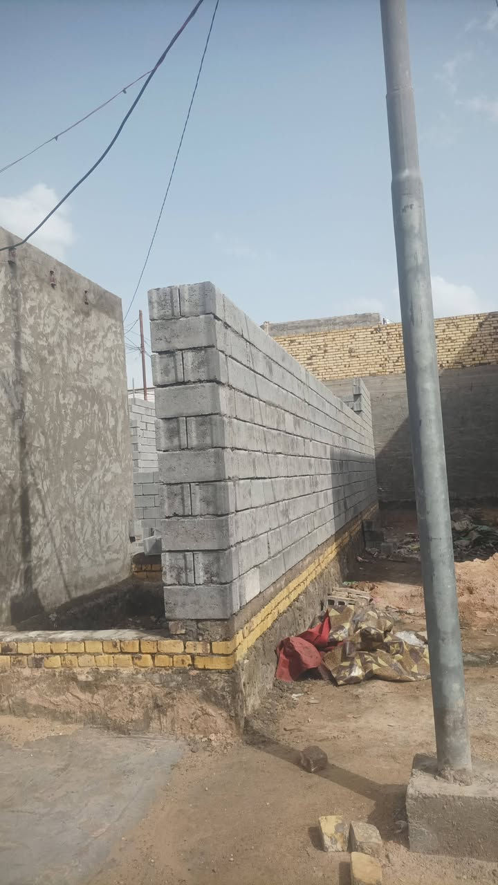 عرصه 100متر ركن شارعين
هيكل قيد الانشاء 
مدخل بيت محل وممر 
مطبخ مجاميع صحيه
صاله منور..
غرفه ..
قرب ساده مجاهيل ...نهايت شارع ملعب سايلؤ..
مسوي قرار محكمه 
ومسجله رقم بل بلديه..
للتواصل السعر خاص
***********
