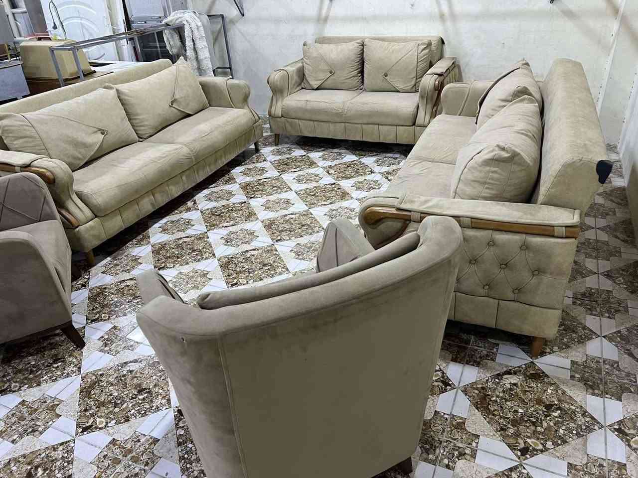كنب • صوفا • بدون تفاصيل